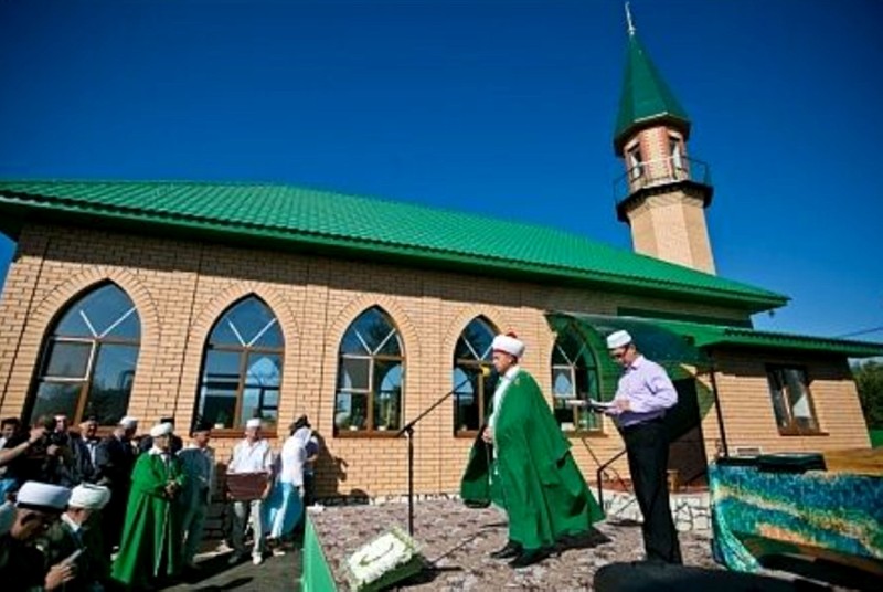 Погода в беляевке области на неделю. Село Беляевка Оренбургской области. Мечеть Наурузово Оренбургская. Мечеть в Беляевке Оренбургской области Беляевский район. Бугуруслан мечеть медресе.