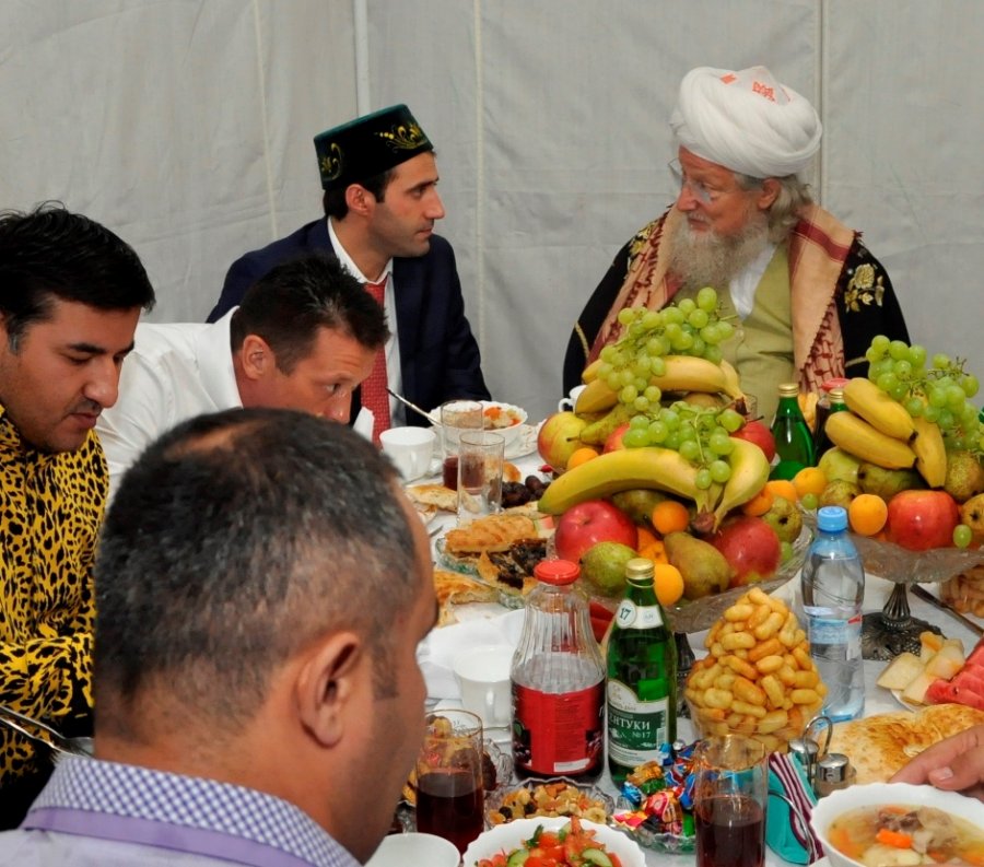 10 республиканский ифтар логотип. ифтар в дагестане. ифтар в дербенте 2023. коллективный ифтар. ифтар джума мечеть махачкала 2023.