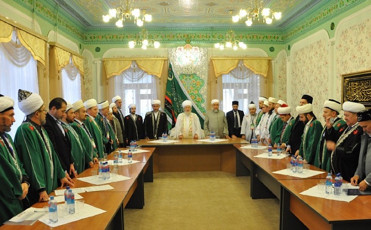 На внеочередном пленуме ЦДУМ России решали задачу противостояния радикализму