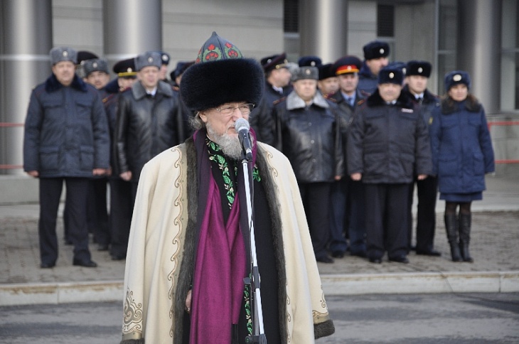 Верховный муфтий принял участие в общегородском строевом смотре полиции Уфы