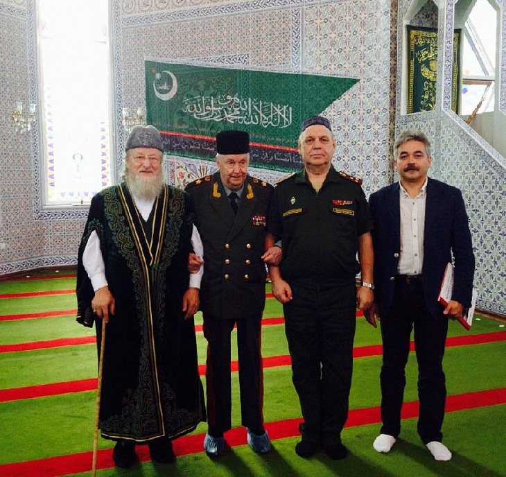 Верховный муфтий встретился с генералом армии Махмутом Гареевым