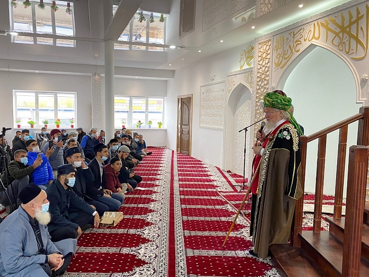 Верховный муфтий провел первый джума-намаз в новой мечети «Риза» на территории уфимского агропарка «Евразия»