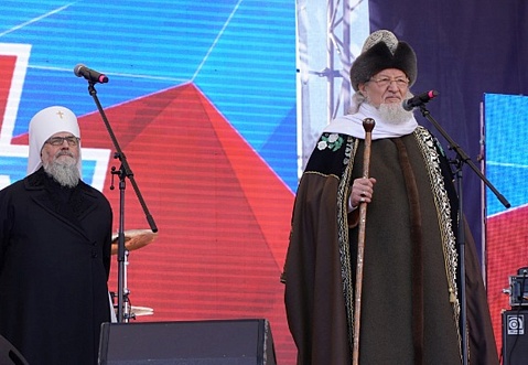 Шейх-уль-Ислам, Верховный муфтий, Председатель ЦДУМ России Талгат Сафа Таджуддин принял участие в митинге-концерте «Своих не бросаем»