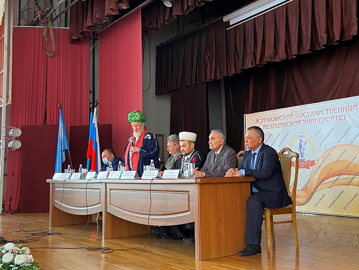 Талгат Сафа Таджуддин посетил Астраханский государственный медицинский университет