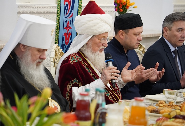 В г.Уфе прошел большой ифтар, приуроченный к Году единства народов России