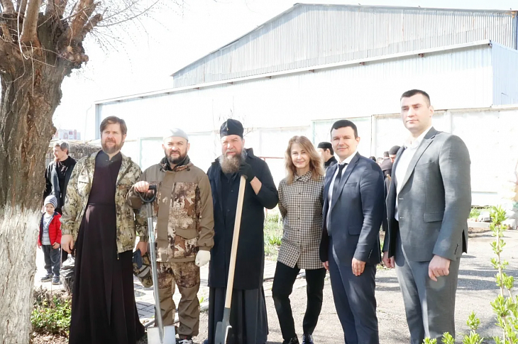 В г.Астрахань прошел межконфессиональный субботник