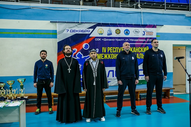 В Уфе прошел IV Республиканский межконфессиональный турнир по волейболу