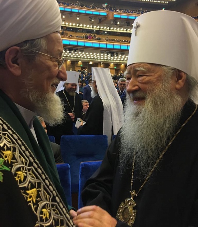 Шейх-уль-Ислам принял участие в пленарном заседании XXII Всемирного русского народного собора