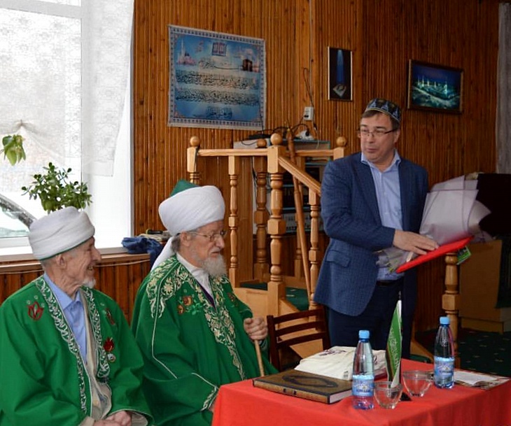 В Благовещенске отметили 80-летний юбилей имам-ахунда