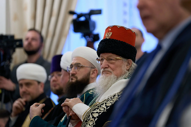 Шейх-уль-Ислам Талгат Сафа Таджуддин принял участие во встрече руководства Группы стратегического видения «Россия – Исламский мир» с послами государств – членов ОИС 