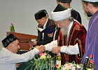 Верховный муфтий вручил дипломы выпускникам РИУ ЦДУМ России