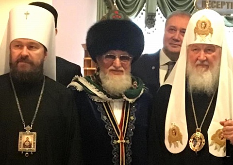 Упоминание Бога в Конституции приведет к реальным переменам в жизни россиян – муфтий Таджуддин