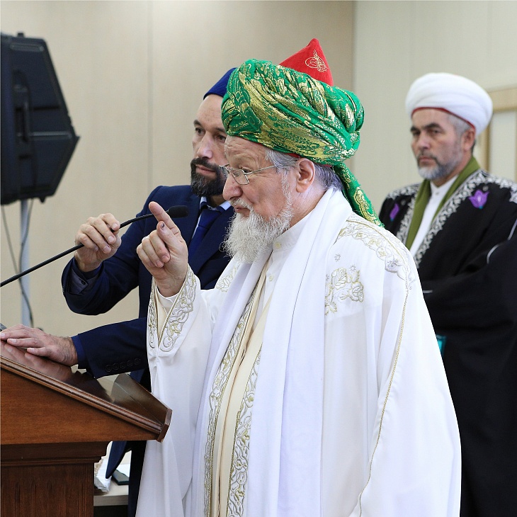 Выпускники РИУ ЦДУМ России получили дипломы