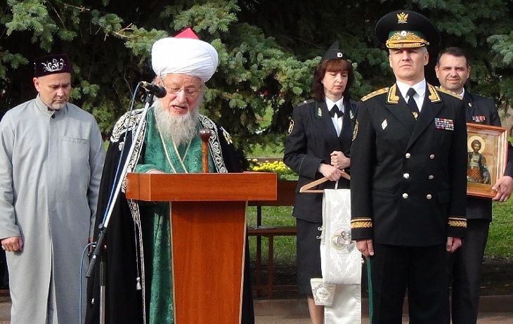 Верховный муфтий принял участие в церемонии вручения знамени Управлению ФССП России по Башкортостану