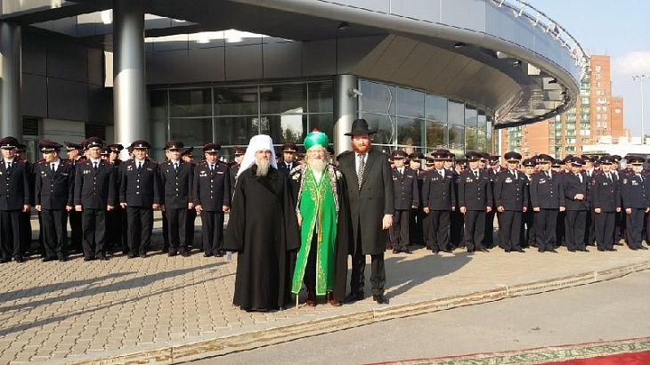 Верховный муфтий принял участие в церемонии вручения Знамени МВД по РБ