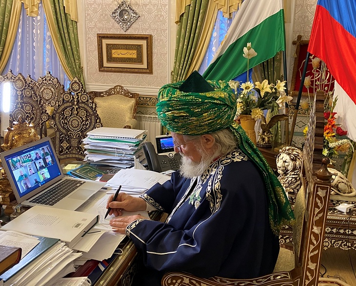 Верховный муфтий призвал духовенство активнее использовать возможности интернета в условиях пандемии