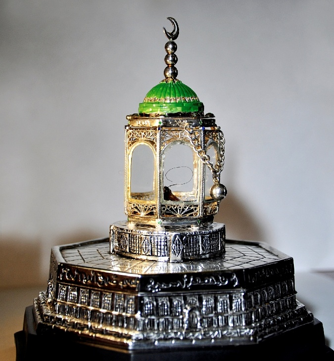 Верховный муфтий передал татарстанцам волос Пророка Мухаммада (с.а.с.)